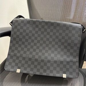 Louis Vuitton Messenger Bag